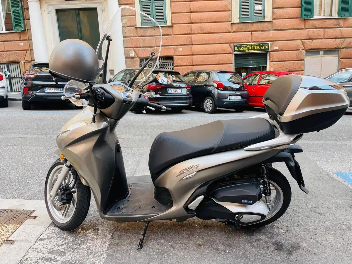 Honda SH 350 Sport (2021 - 24) (2)
