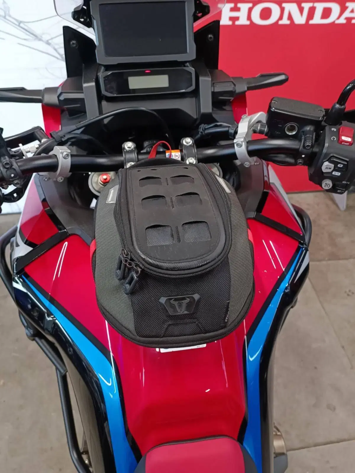 Honda Africa Twin CRF 1100L DCT (2022 - 23) (7)