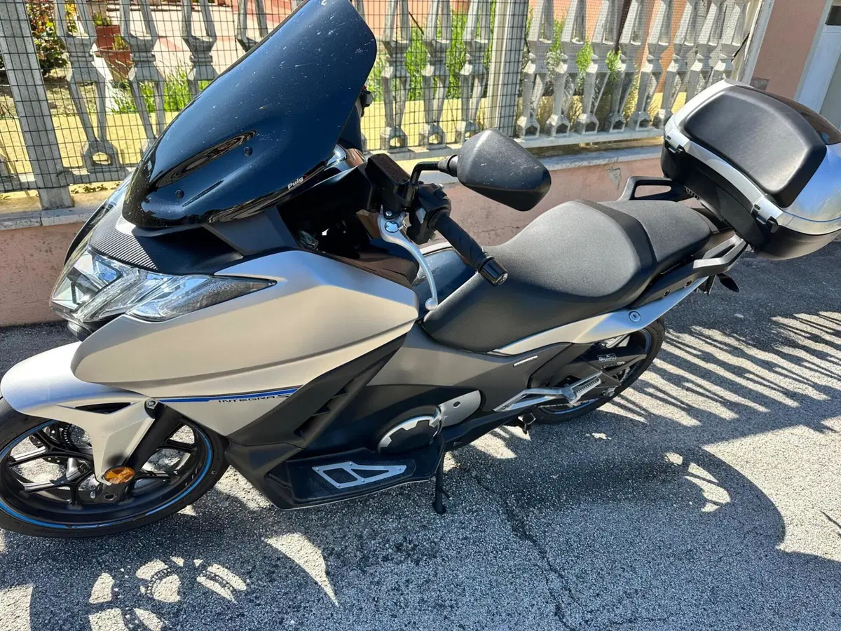 Honda Integra 750 DCT Sport (2017) (2)