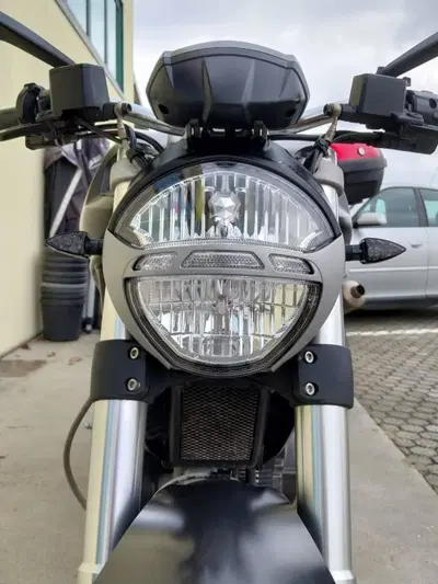 Ducati Monster 696 (2008 - 13) usata