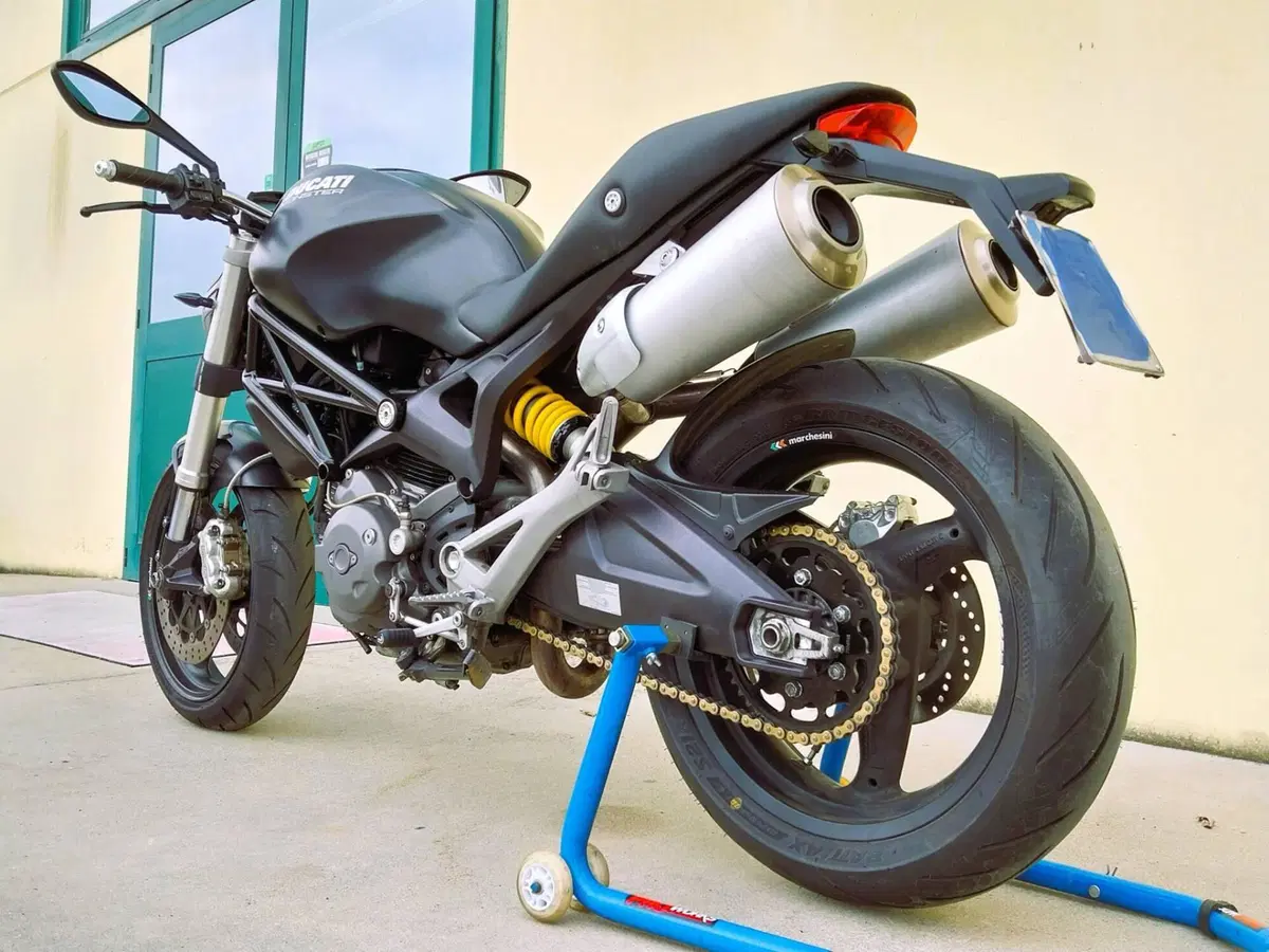 Ducati Monster 696 (2008 - 13) (3)