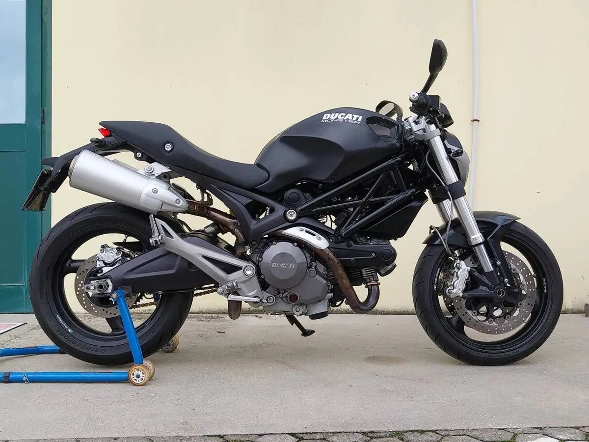 Ducati Monster 696 (2008 - 13) (4)