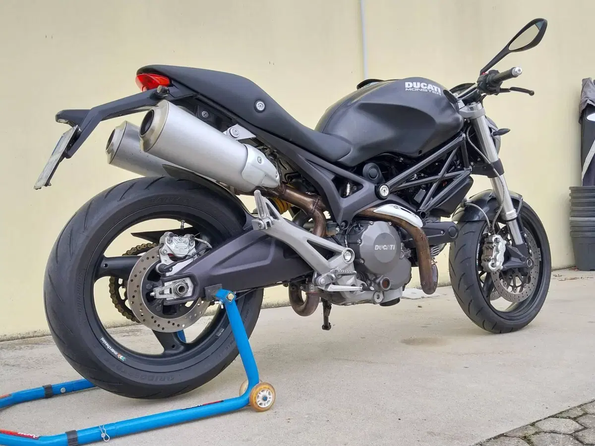 Ducati Monster 696 (2008 - 13) (5)