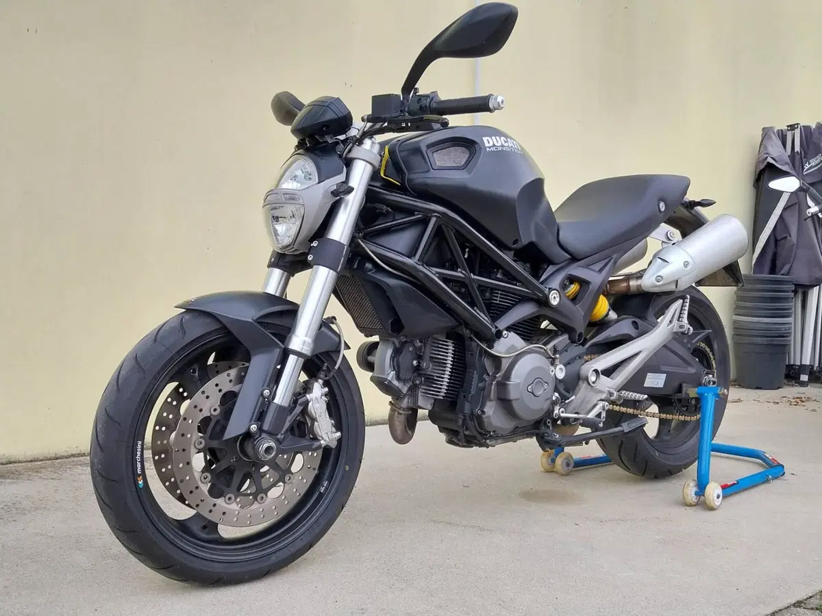 Ducati Monster 696 (2008 - 13) (8)