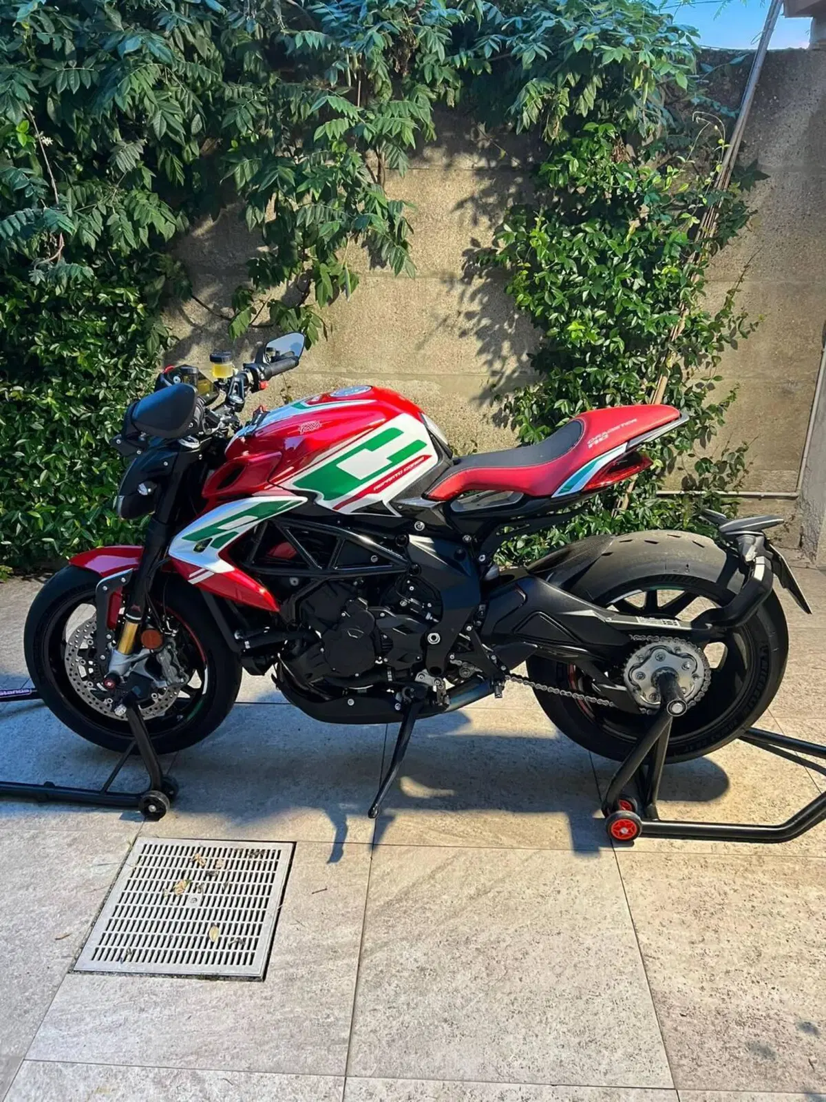 MV Agusta Dragster 800 RC SCS (2022 - 25) (2)