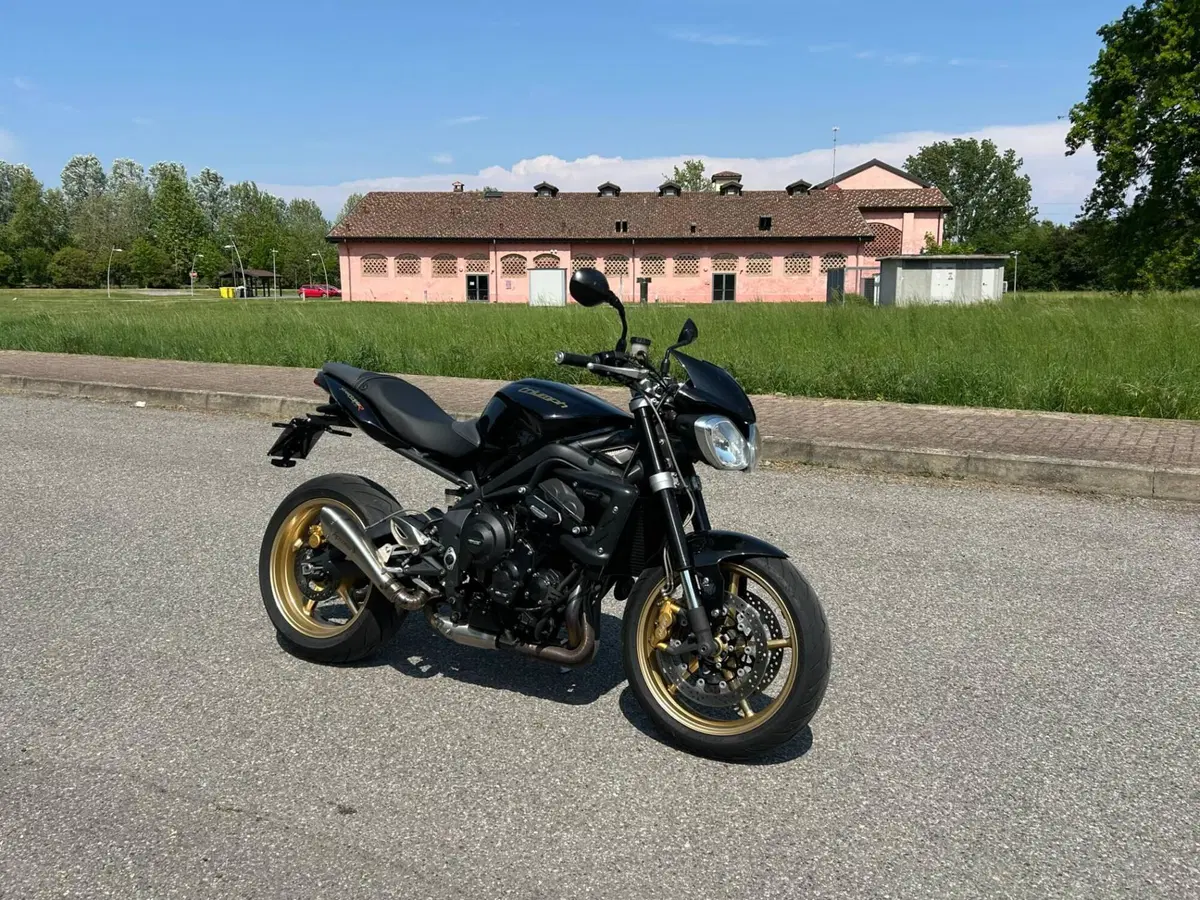 Triumph Street Triple R (2009 - 12)