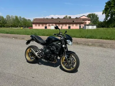 Triumph Street Triple R (2009 - 12) usata
