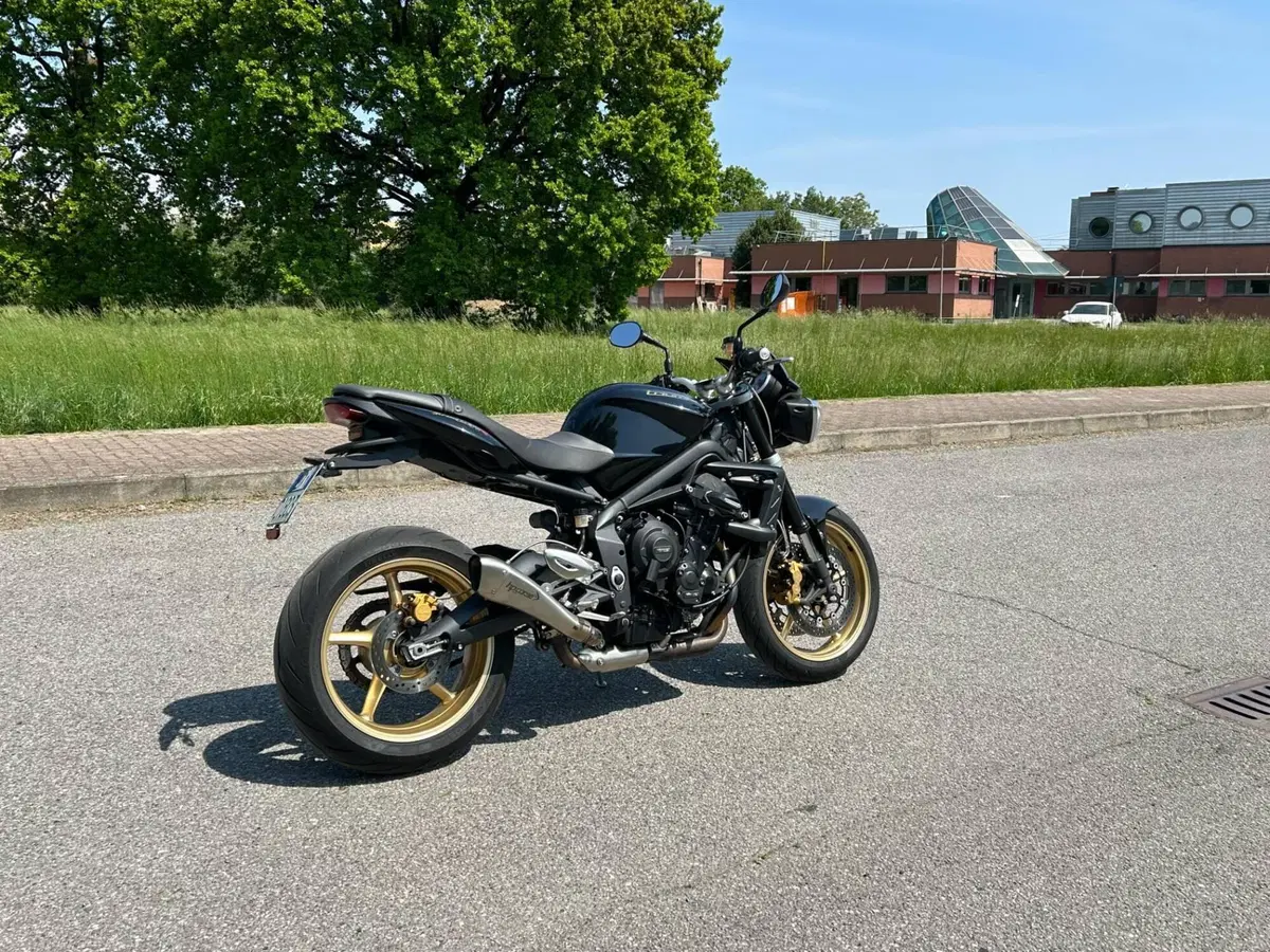 Triumph Street Triple R (2009 - 12) (2)