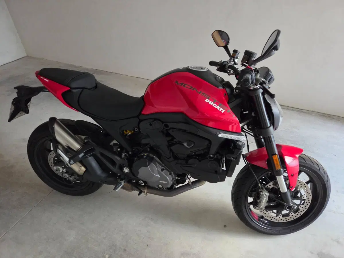 Ducati Monster 937 (2021 - 25) (2)