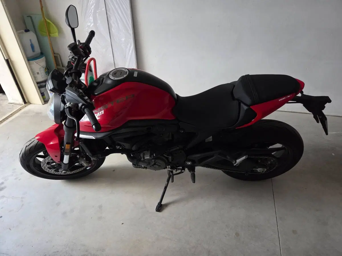 Ducati Monster 937 (2021 - 25) (4)