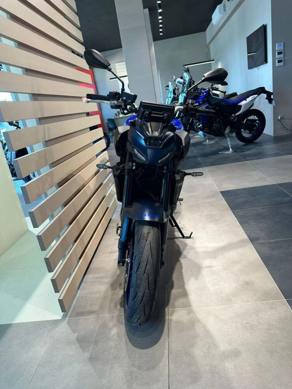 Yamaha MT-07 Y-AMT (2025 - 26) (4)