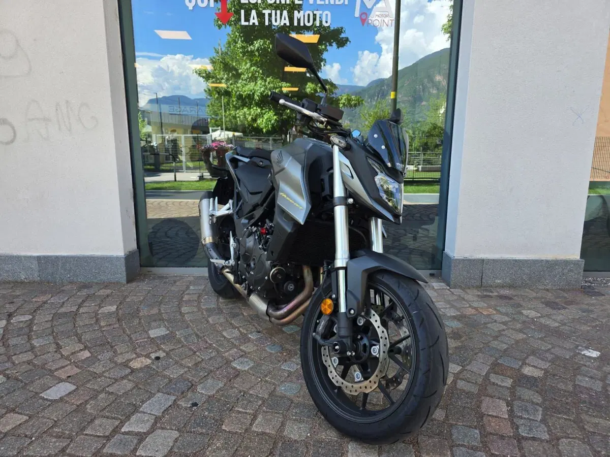 Honda CB 750 Hornet (2023 - 24) (4)