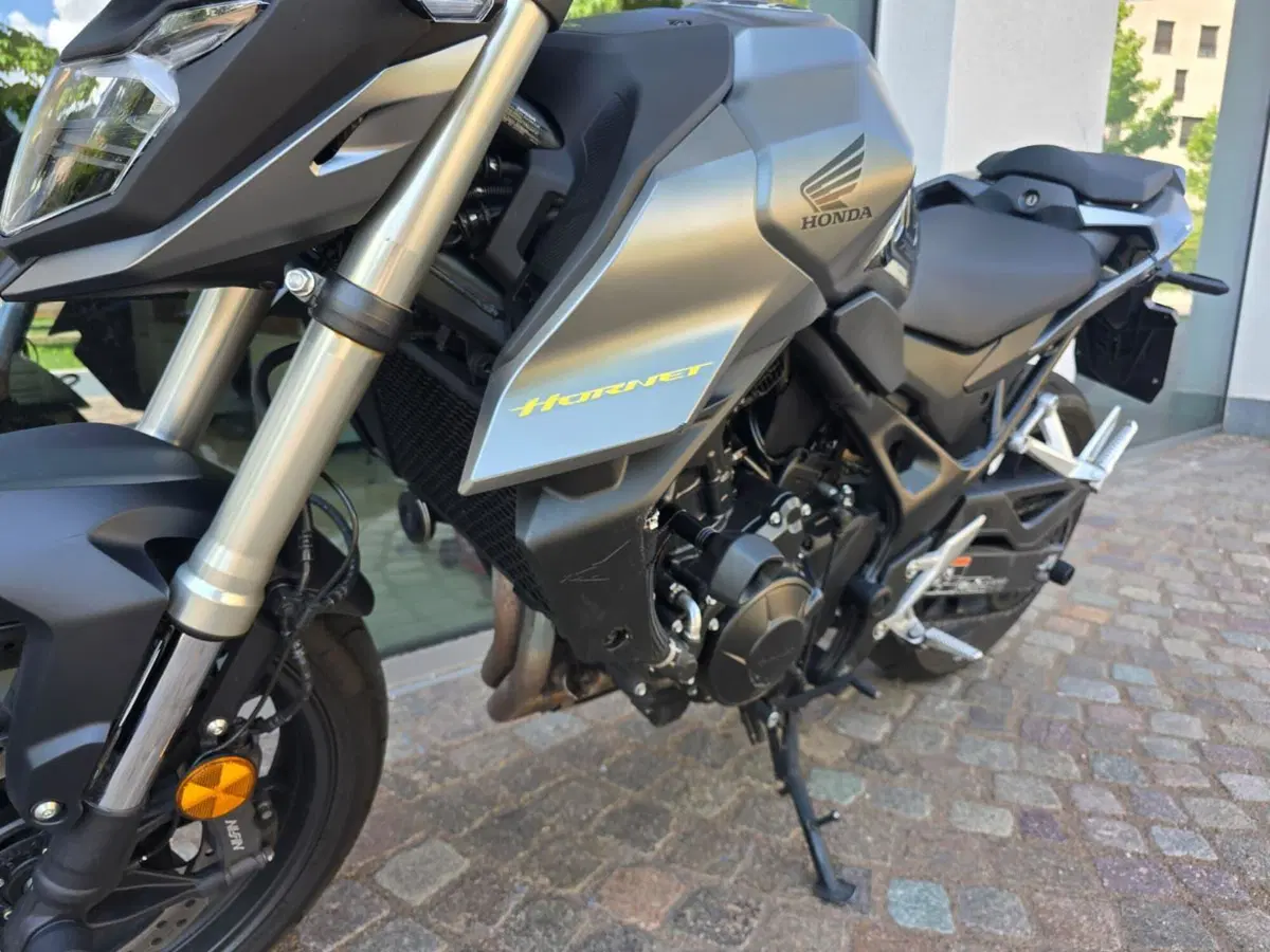 Honda CB 750 Hornet (2023 - 24) (8)