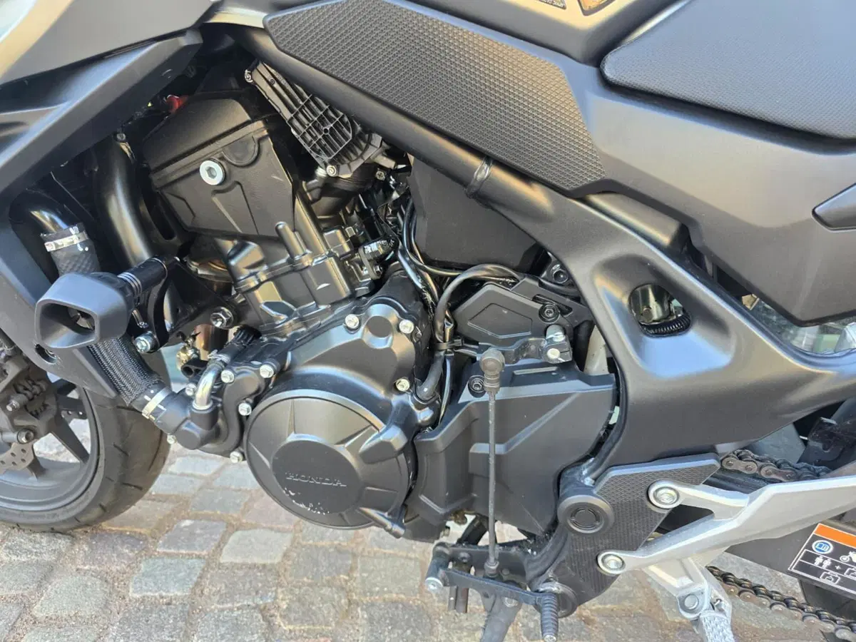 Honda CB 750 Hornet (2023 - 24) (9)