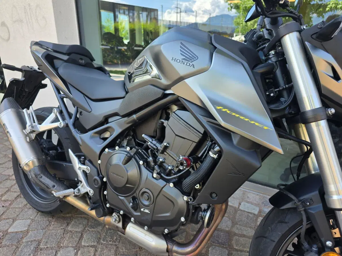 Honda CB 750 Hornet (2023 - 24) (12)