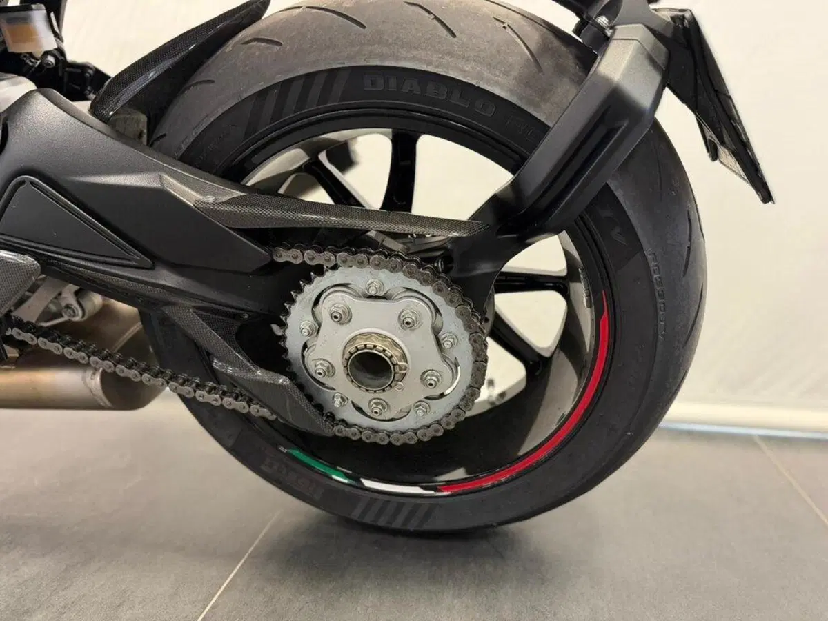 MV Agusta Dragster 800 RR SCS (2021 - 25) (12)
