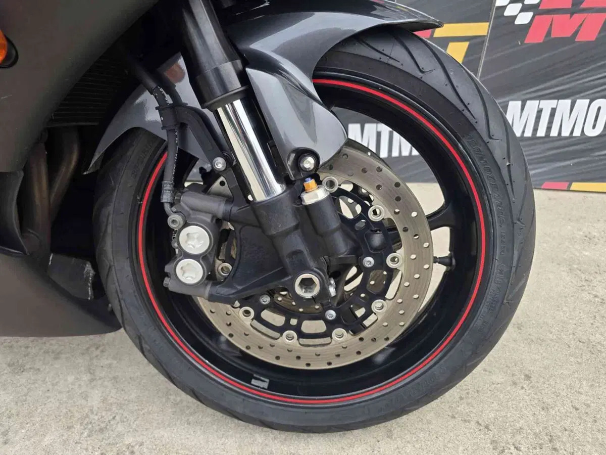 Yamaha YZF R6 (2008 - 09) (6)