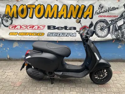 Vespa Sprint 125 3V Notte (2018 - 20) usata