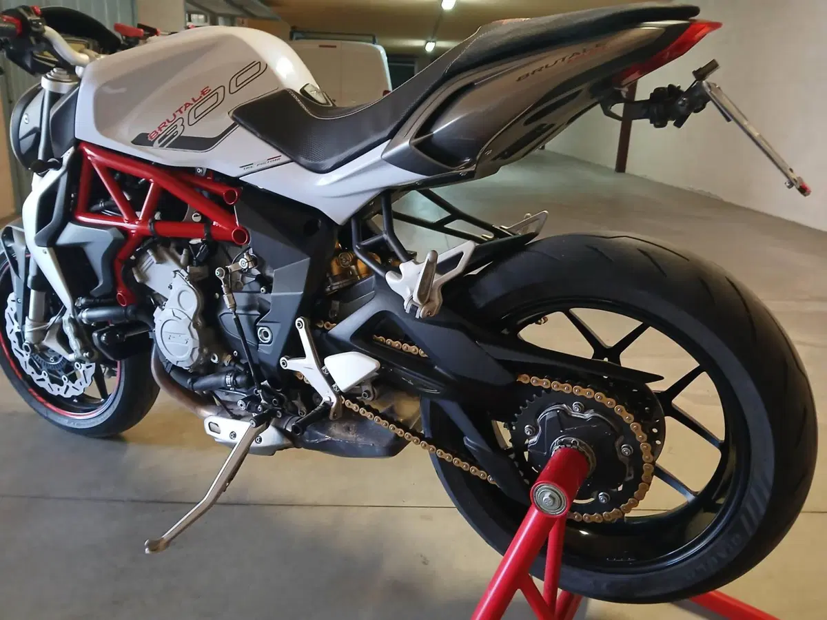 MV Agusta Brutale 800 EAS ABS (2012 - 15) (4)