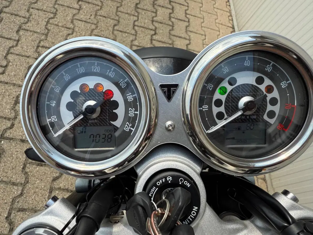 Triumph Speed Twin 1200 (2021 - 24) (8)