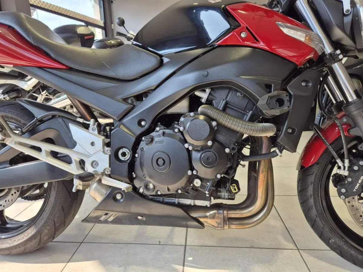 Suzuki GSR 600 (2006 - 11) (8)