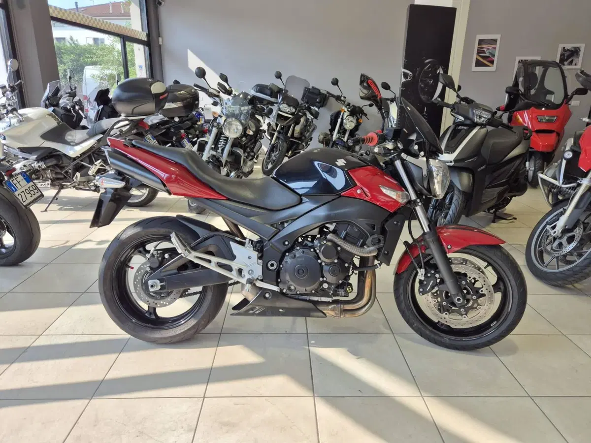 Suzuki GSR 600 (2006 - 11)