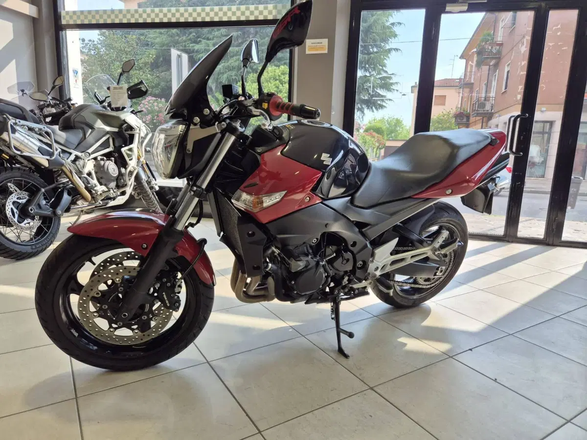 Suzuki GSR 600 (2006 - 11) (6)