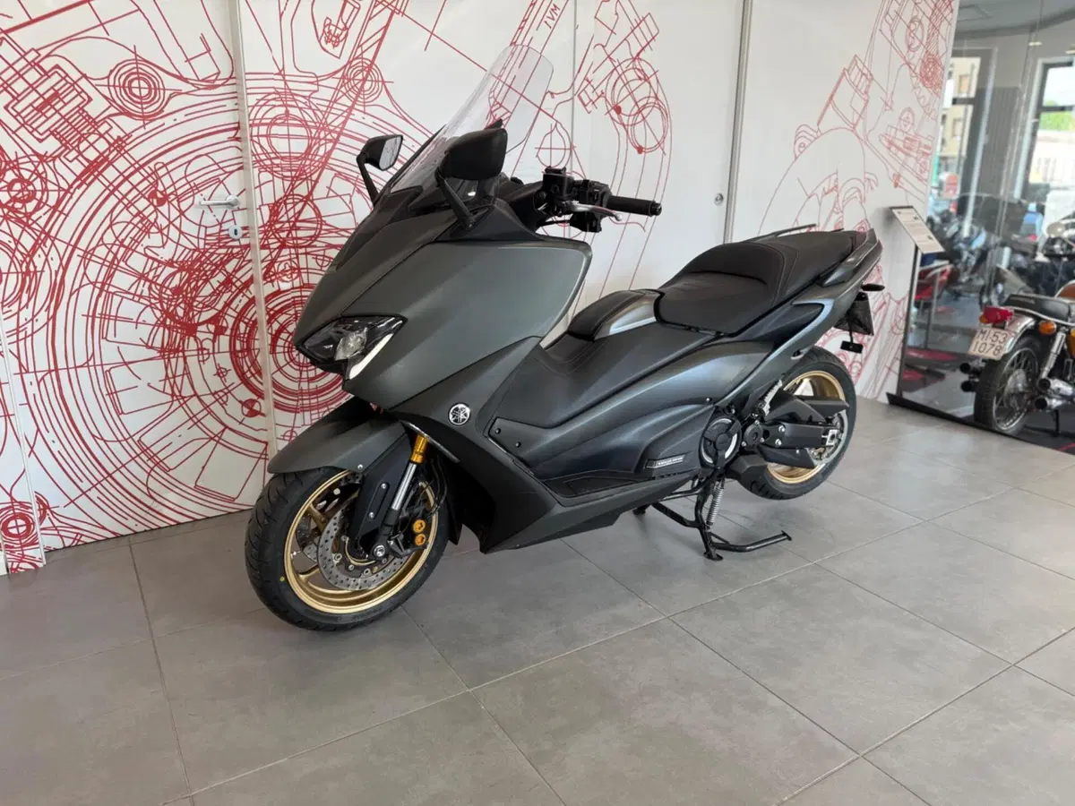Yamaha T-Max 560 Tech Max (2021) (5)