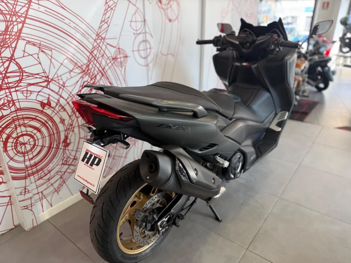 Yamaha T-Max 560 Tech Max (2021) (13)