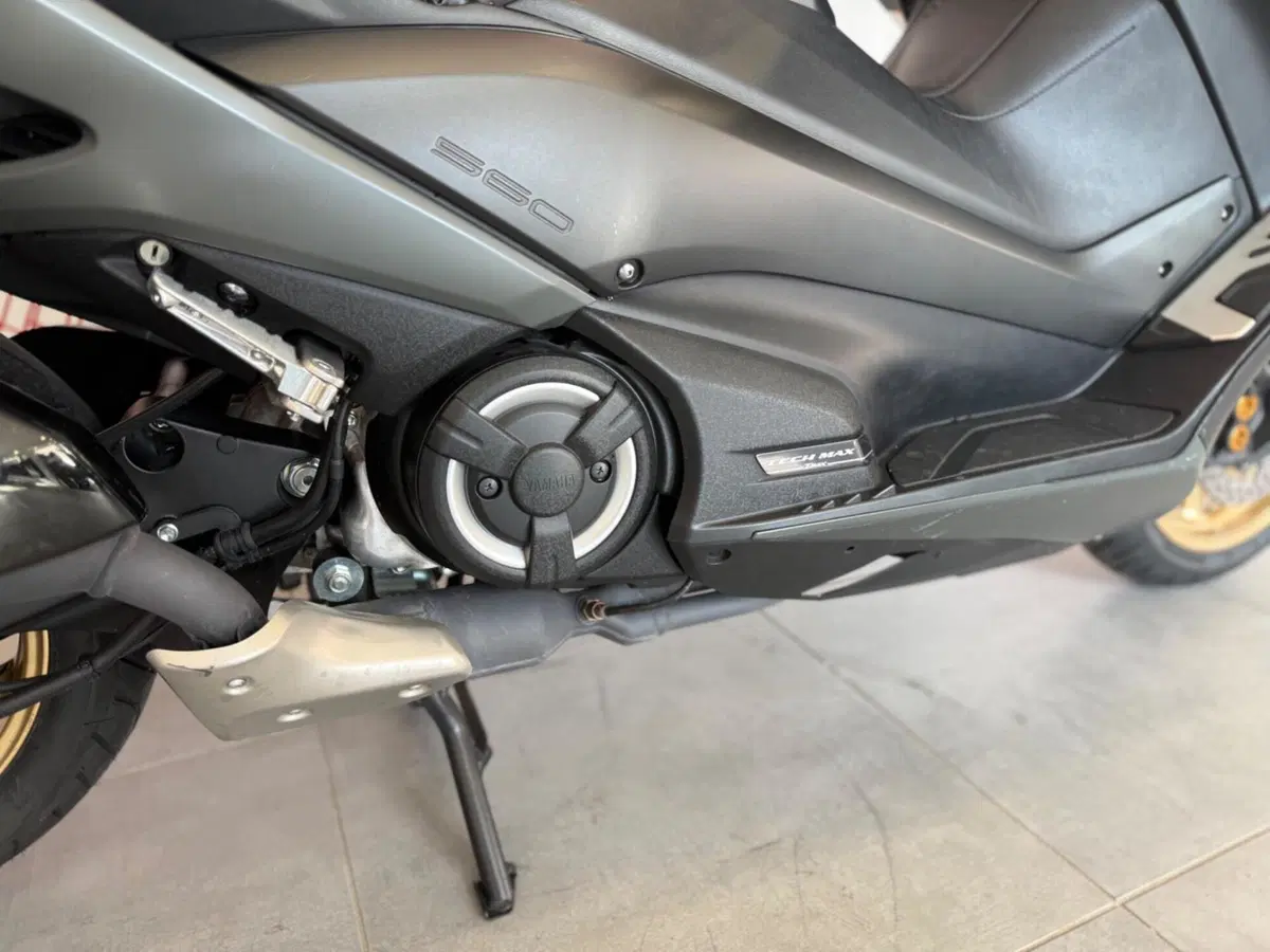 Yamaha T-Max 560 Tech Max (2021) (11)