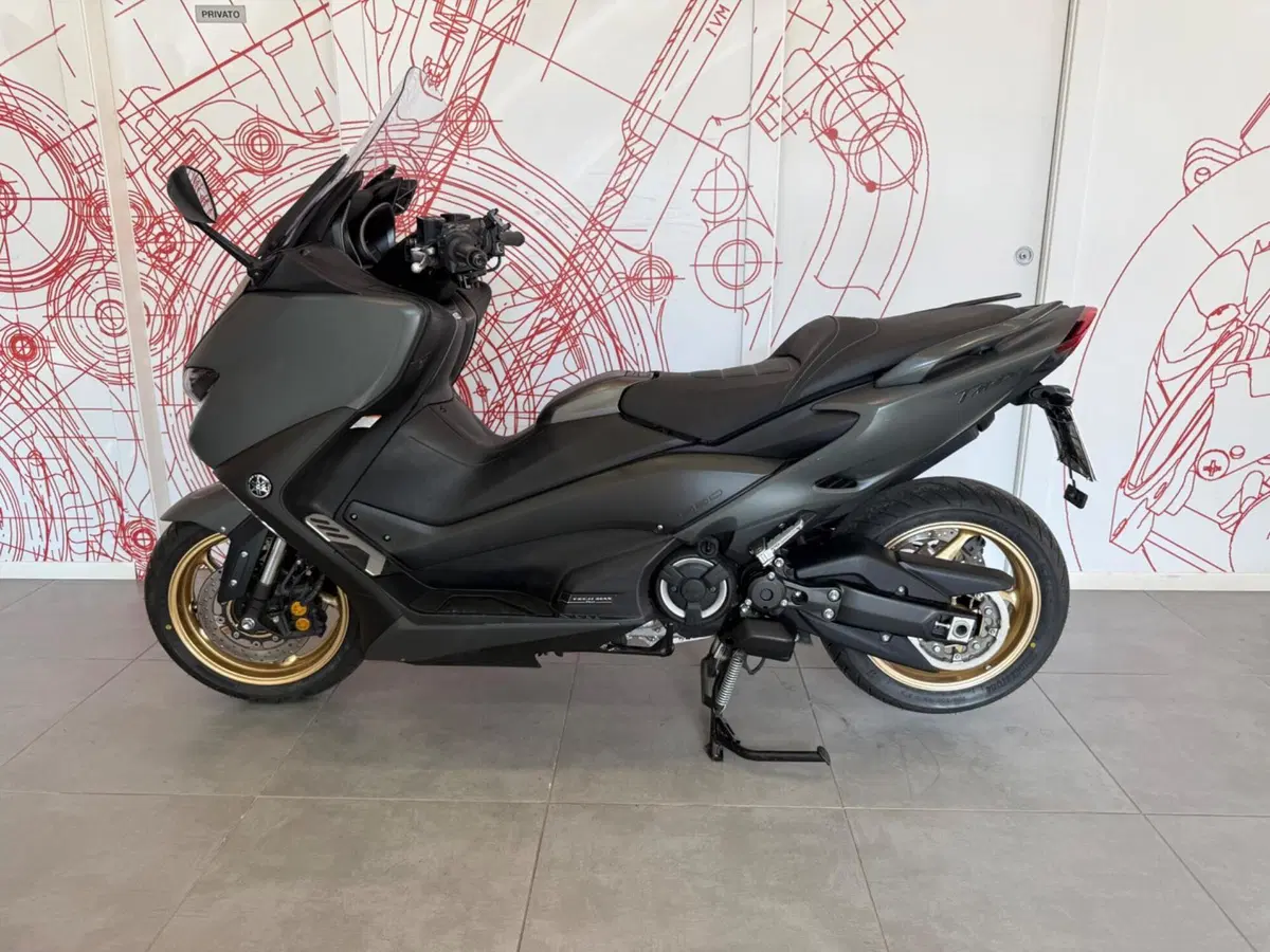 Yamaha T-Max 560 Tech Max (2021) (4)