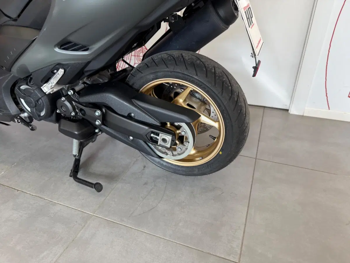 Yamaha T-Max 560 Tech Max (2021) (16)
