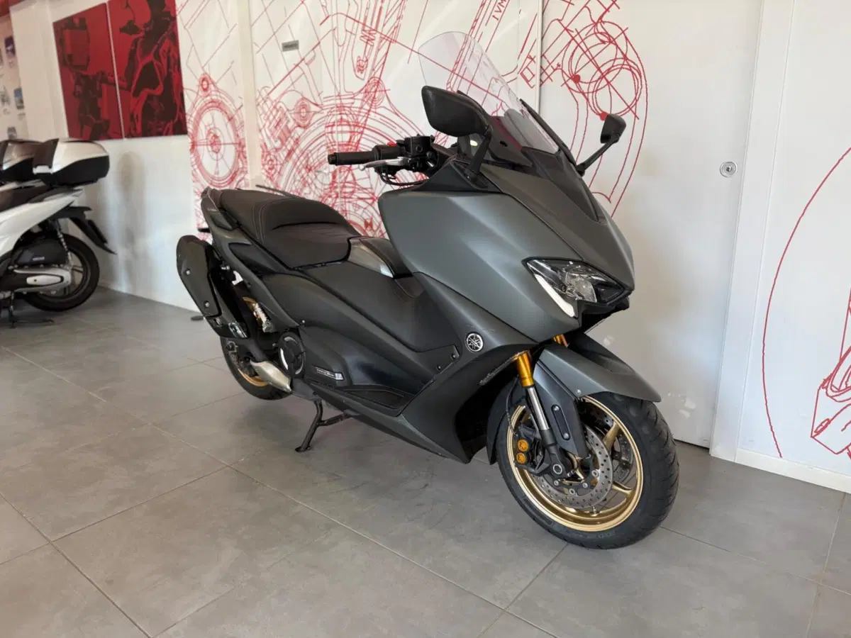 Yamaha T-Max 560 Tech Max (2021) (3)