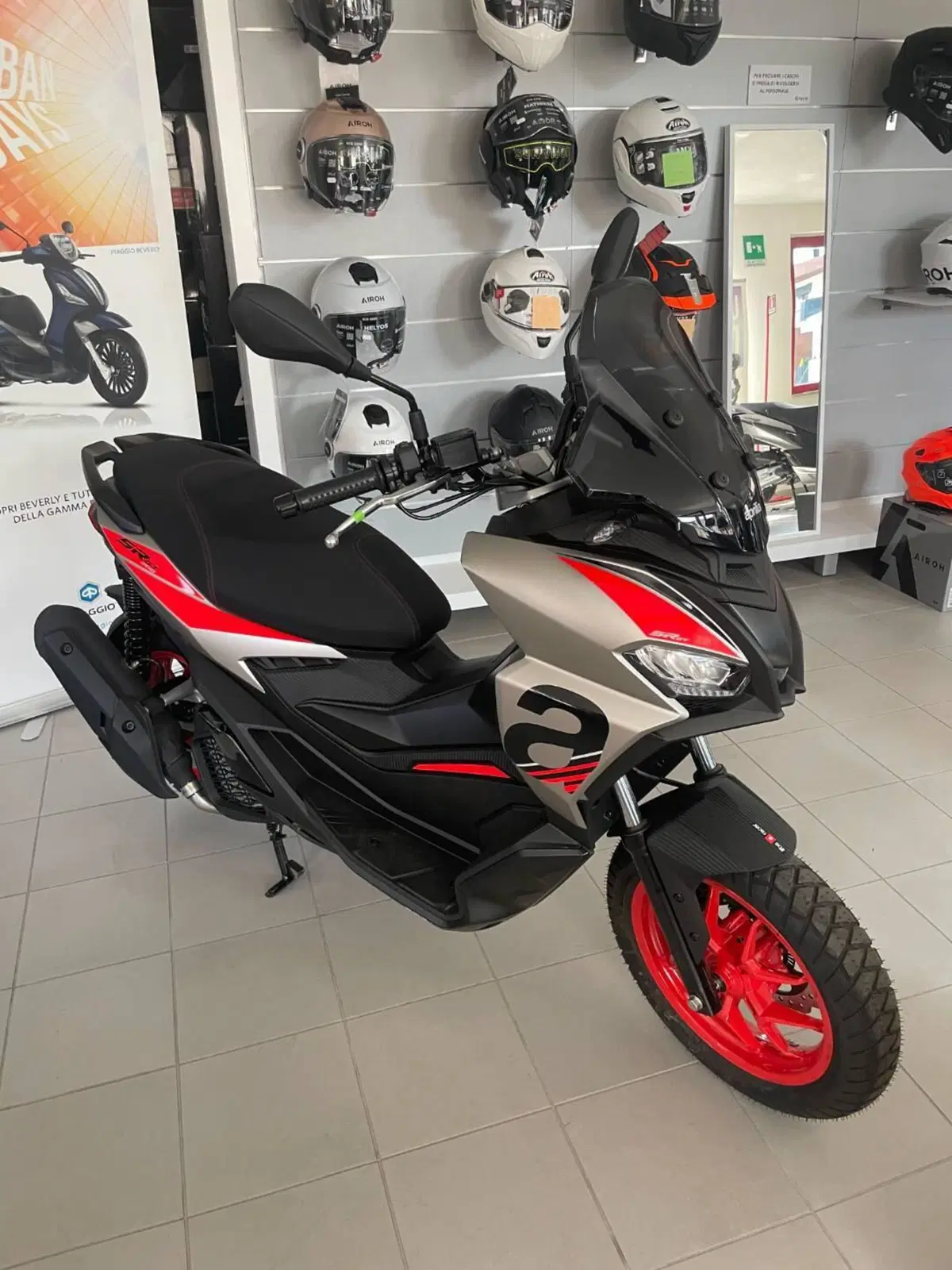 Aprilia SR GT 200 Sport (2025 - 26) (2)