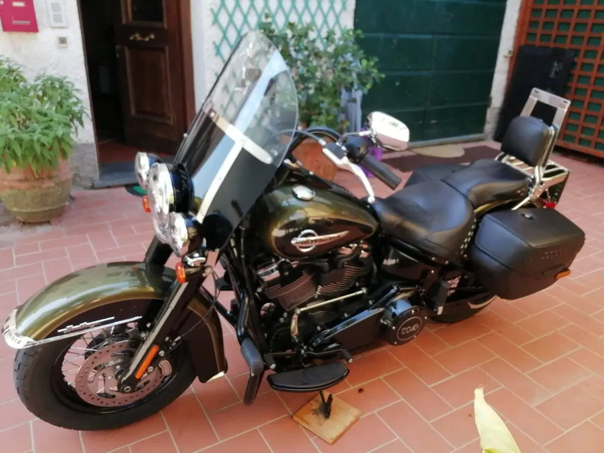 Harley-Davidson 114 Heritage Classic (2018 - 20) - FLHCS (3)