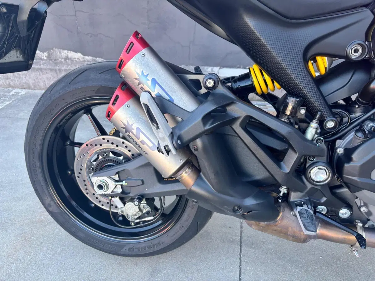 Ducati Monster 937 + (2021 - 25) (2)