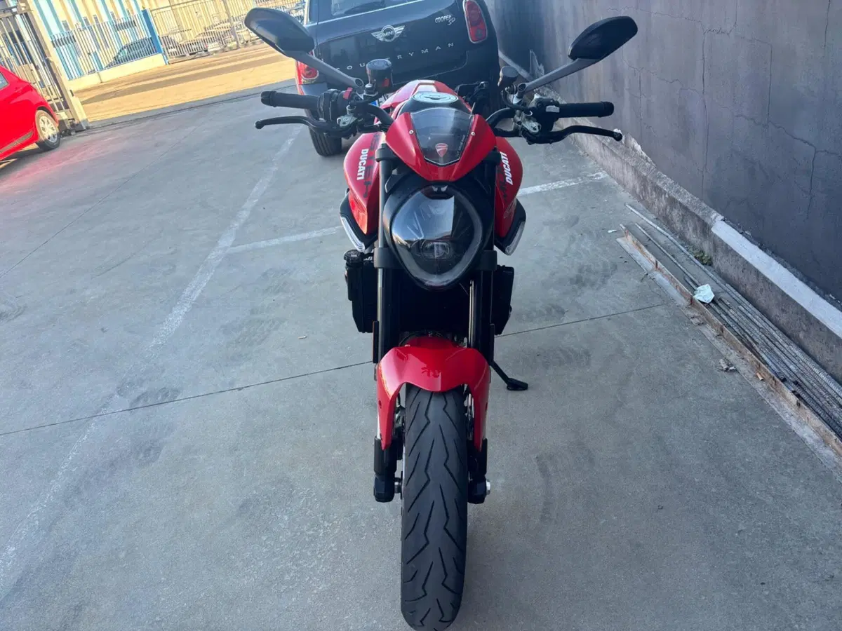 Ducati Monster 937 + (2021 - 25) (5)