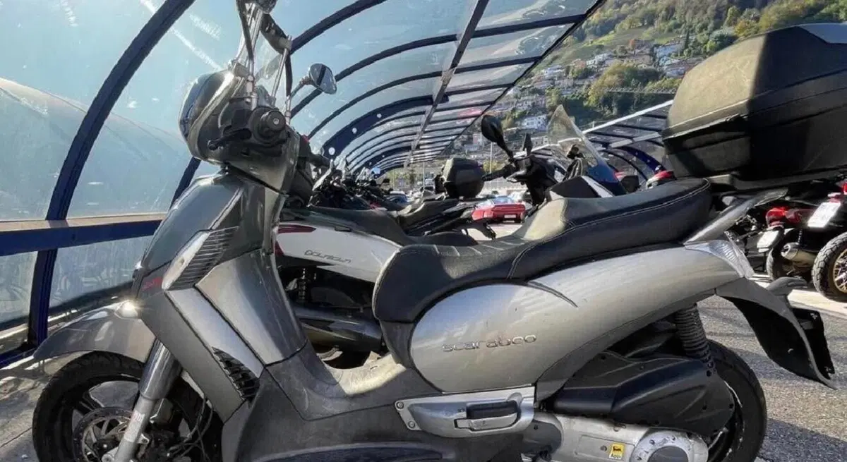 Aprilia Scarabeo 300 Special (2009 - 13) (9)