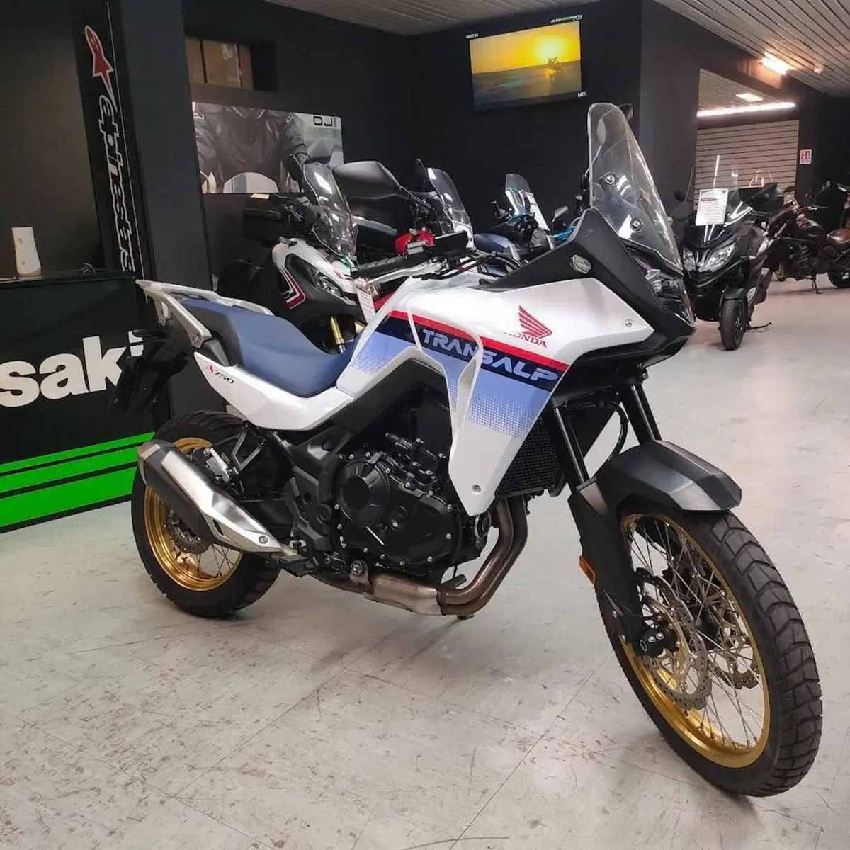 Honda Transalp XL750 (2023 - 24) (5)