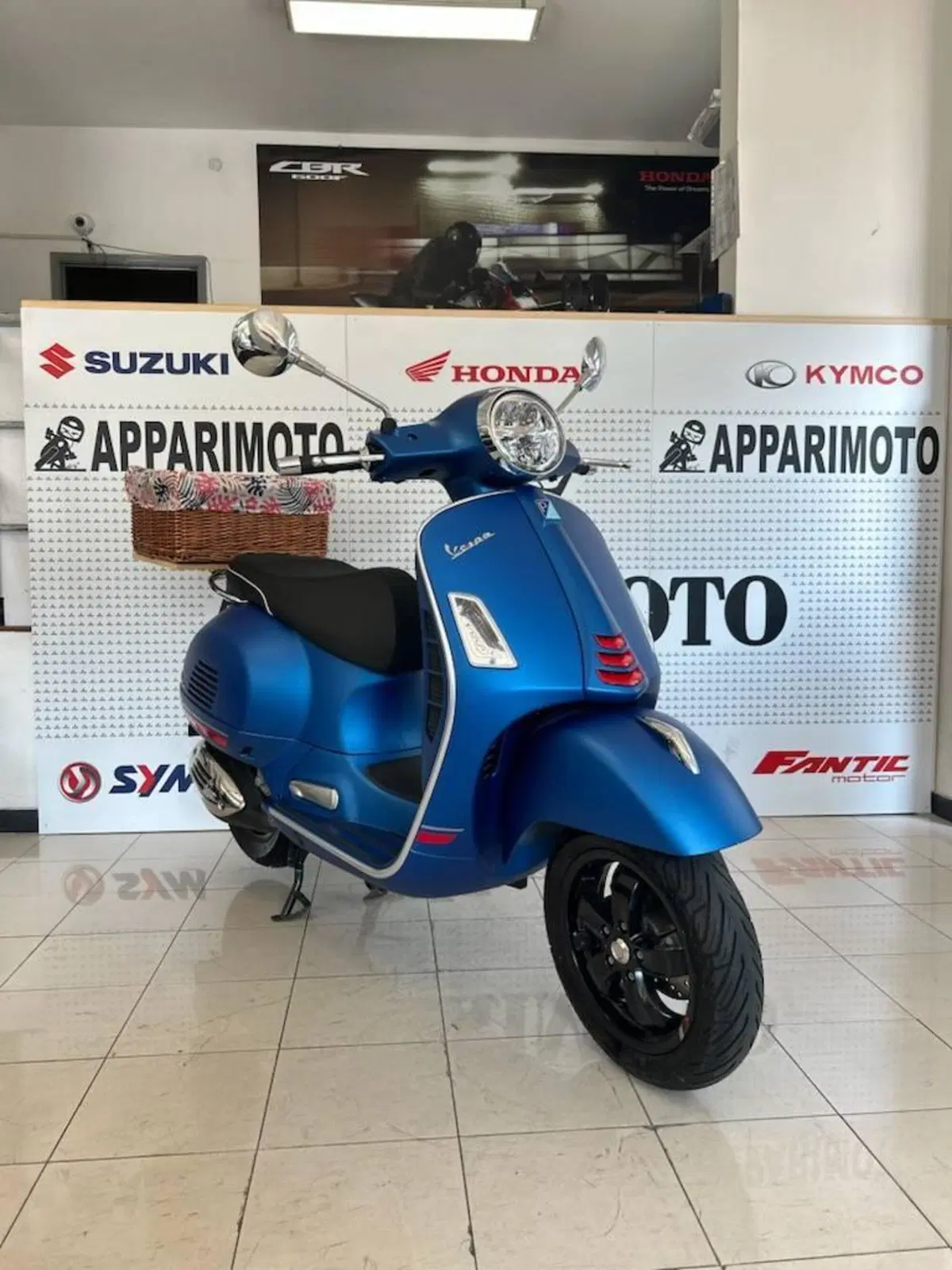 Vespa GTS 300 Super (2023 - 24) (3)