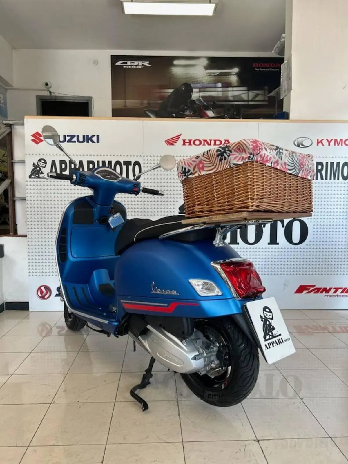 Vespa GTS 300 Super (2023 - 24) (6)