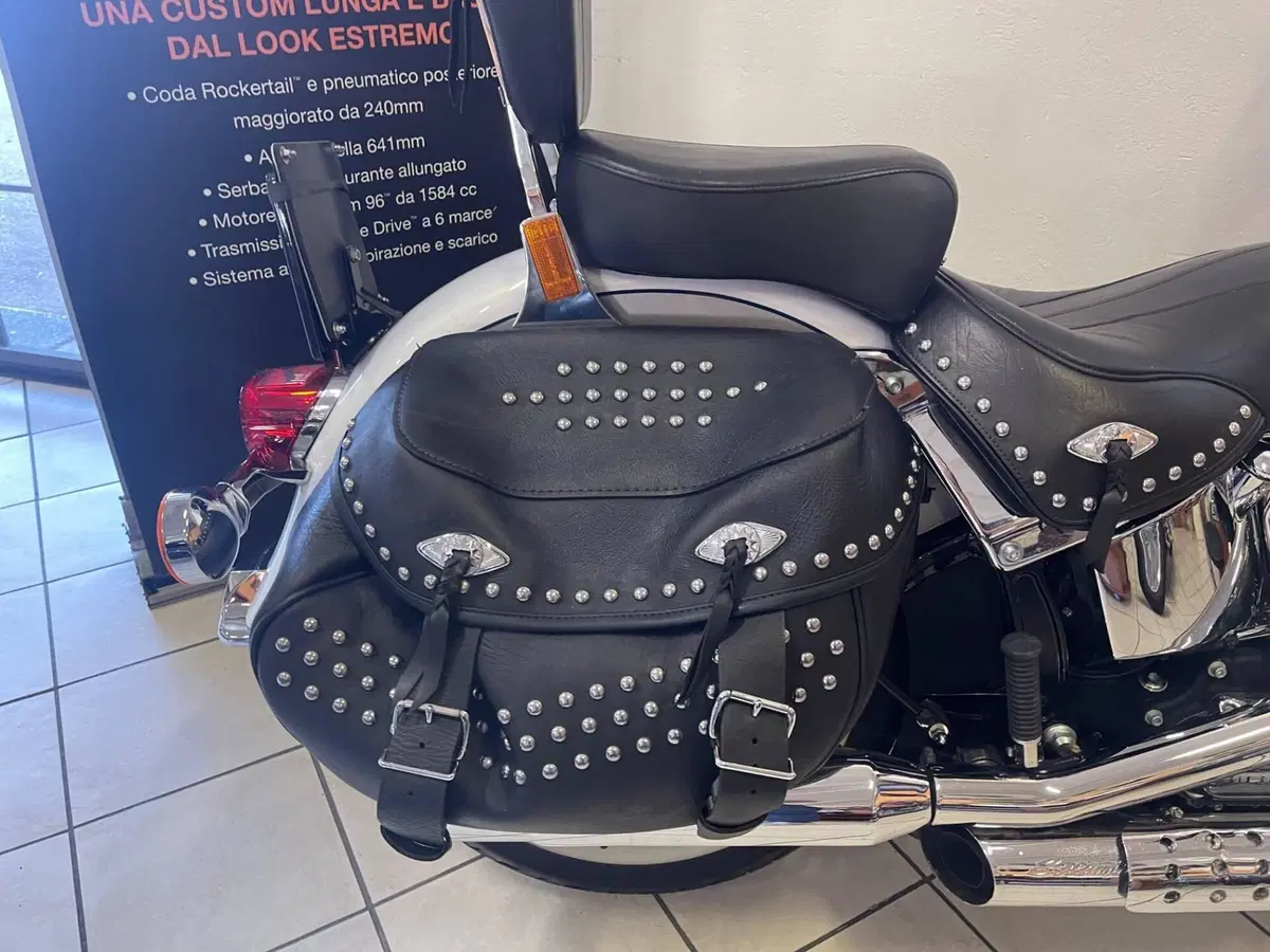 Harley-Davidson 1584 Heritage Classic (2008 - 10) - FLSTC (7)