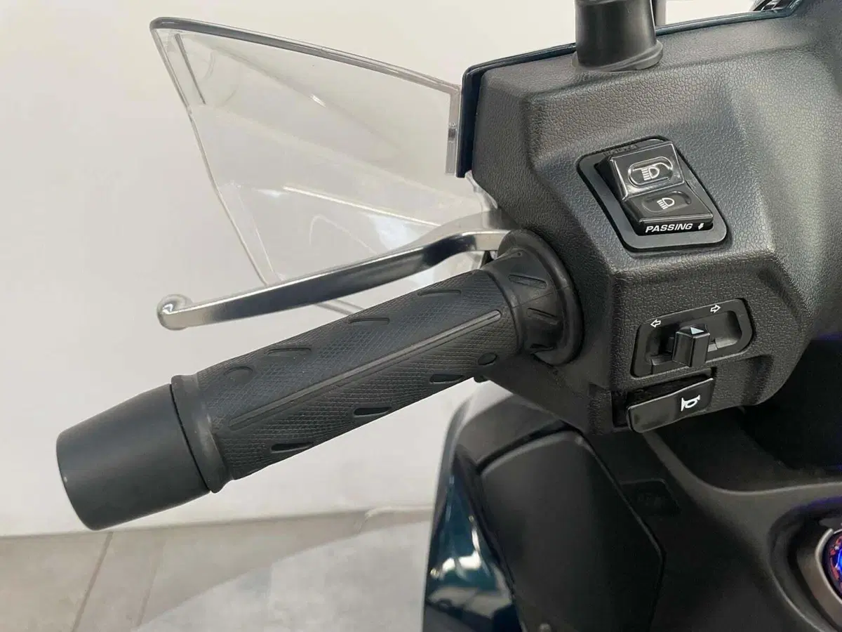 Kymco Agility 300i (2021 - 25) (13)