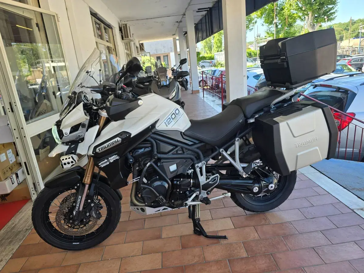 Triumph Tiger Explorer XC SE 1215 ABS (2011 - 16) (2)