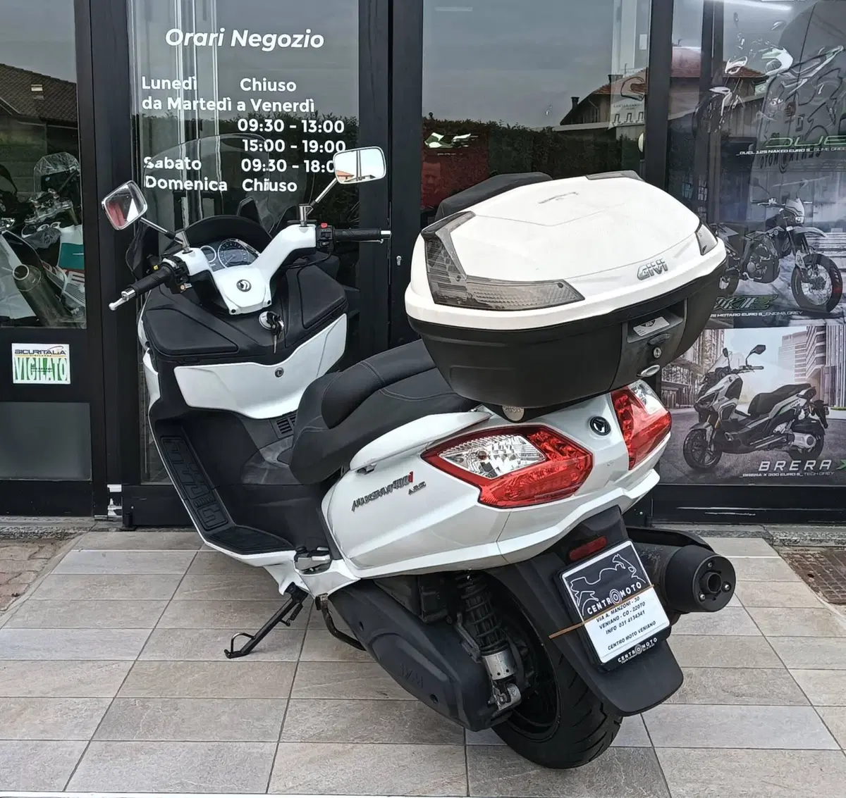 Sym Maxsym 400 i ABS (2011 - 17) (2)