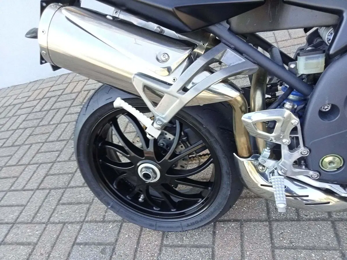 Triumph Speed Triple 1050 (2005 - 11) (12)