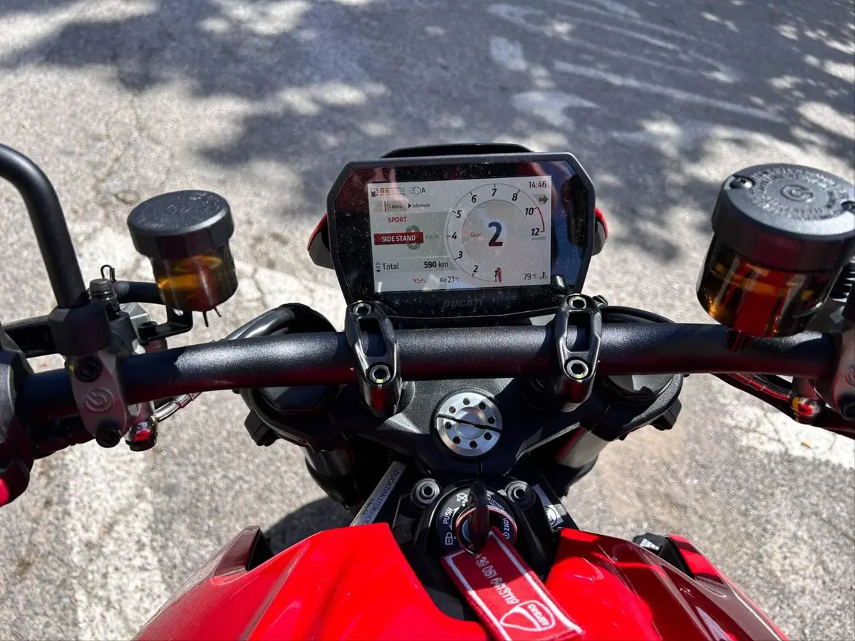Ducati Monster 890 + (2026) (5)
