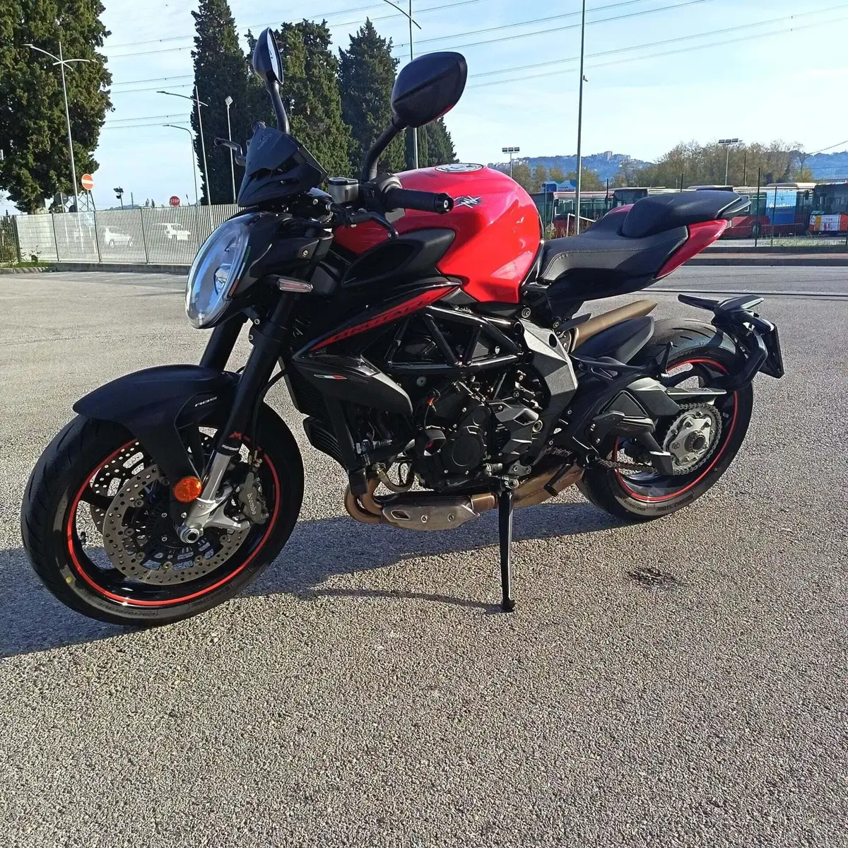 MV Agusta Brutale 800 Rosso (2021 - 23) (6)