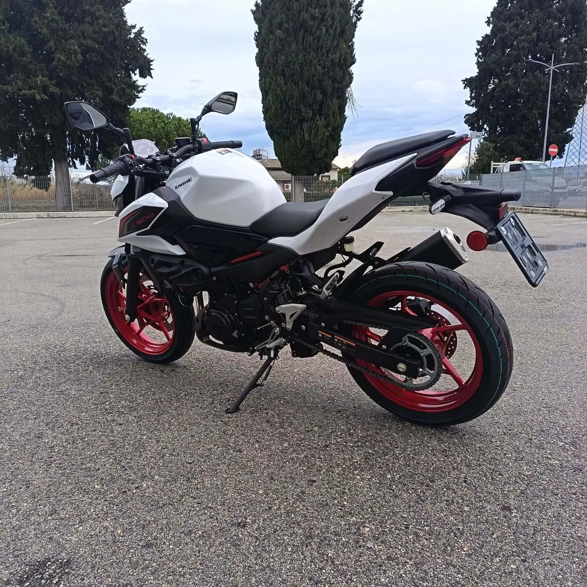 Kawasaki Z 500 SE (2024 - 26) (7)