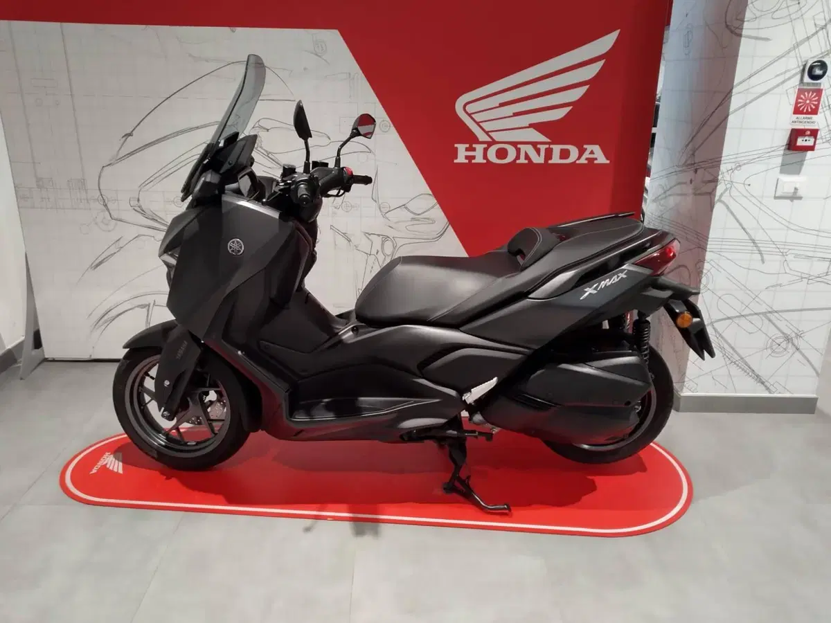 Yamaha X-Max 300 (2021 - 24) (2)
